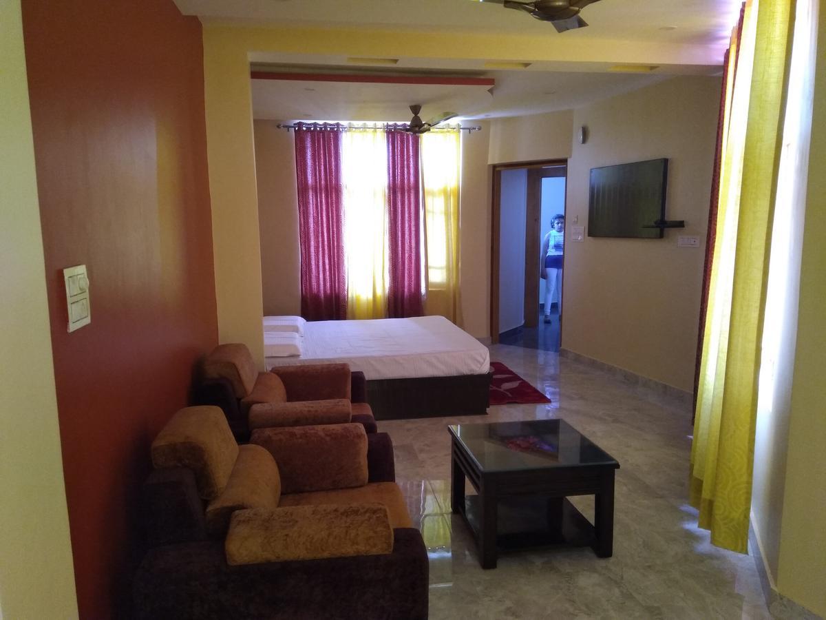 Hotel Sky Bule & Restaurant Khas Nagrota Extérieur photo